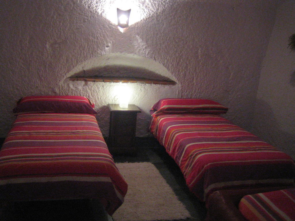 Casa Cueva Lopera Guest House Graena Bilik gambar